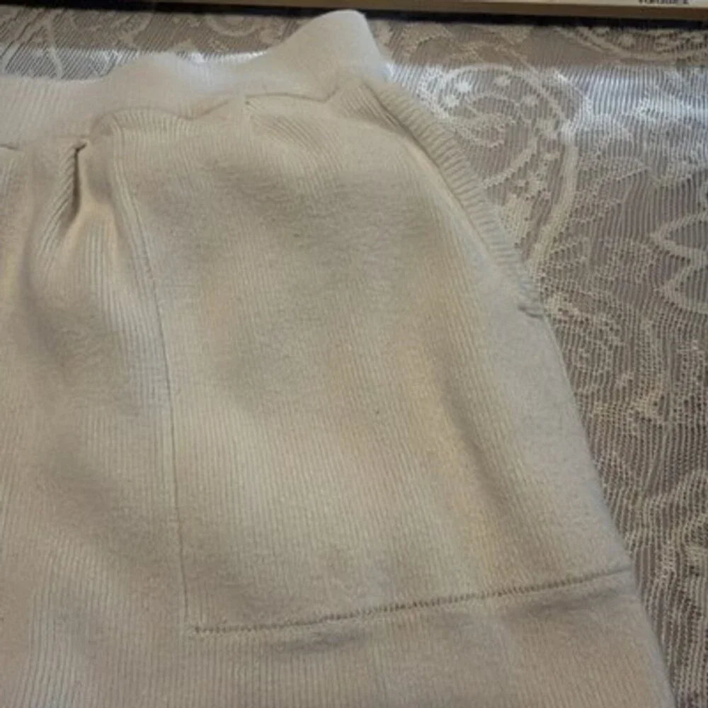 Unisex Oversized Cream Colored Sweatpants Wide Legs Large Pockets, XL 28/23